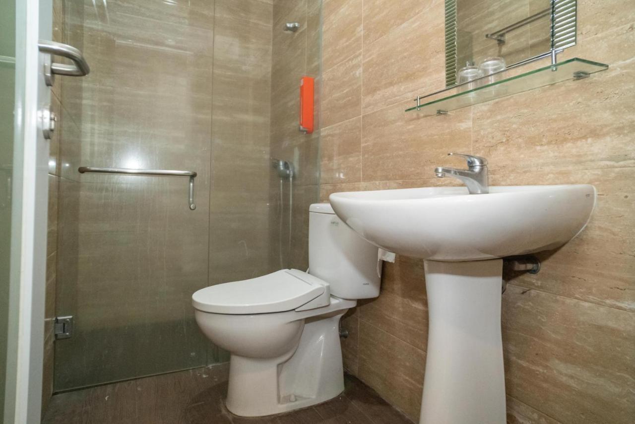 Reddoorz At Tirta Mansion Paramount Gading Cicayur Zewnętrze zdjęcie